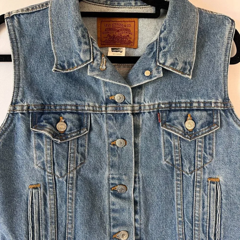 Levi’s Medium Wash Denim Jacket Vest | Women’s S - Picture 2 of 4